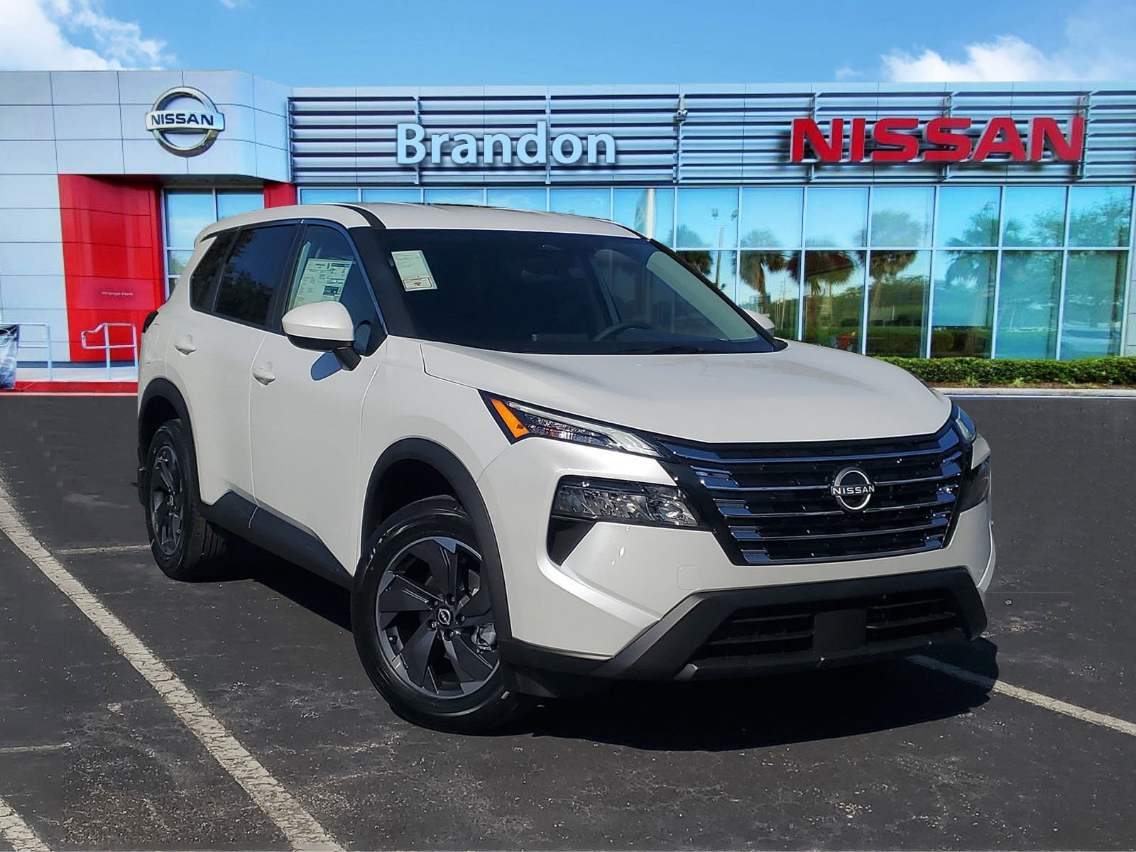 2026 Nissan Rogue SV's photo