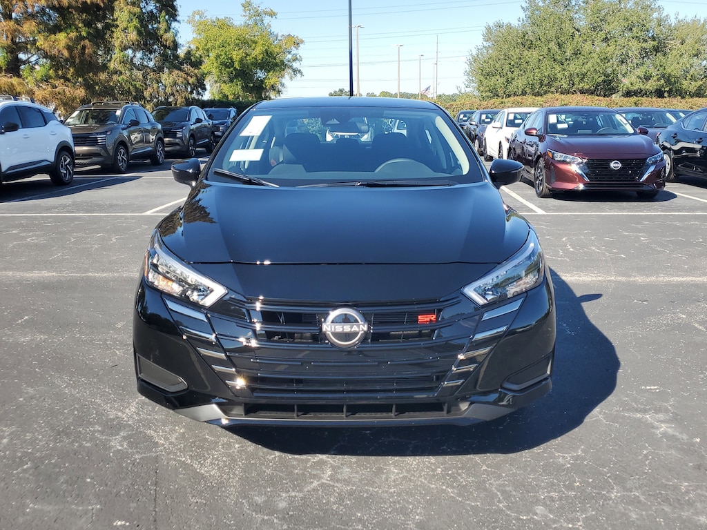 New 2025 Nissan Versa 1.6 SR Sedan