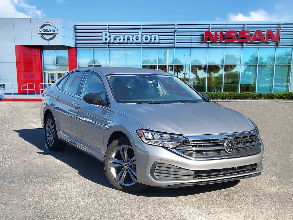 Used 2024 Volkswagen Jetta 1.5T SE Sedan