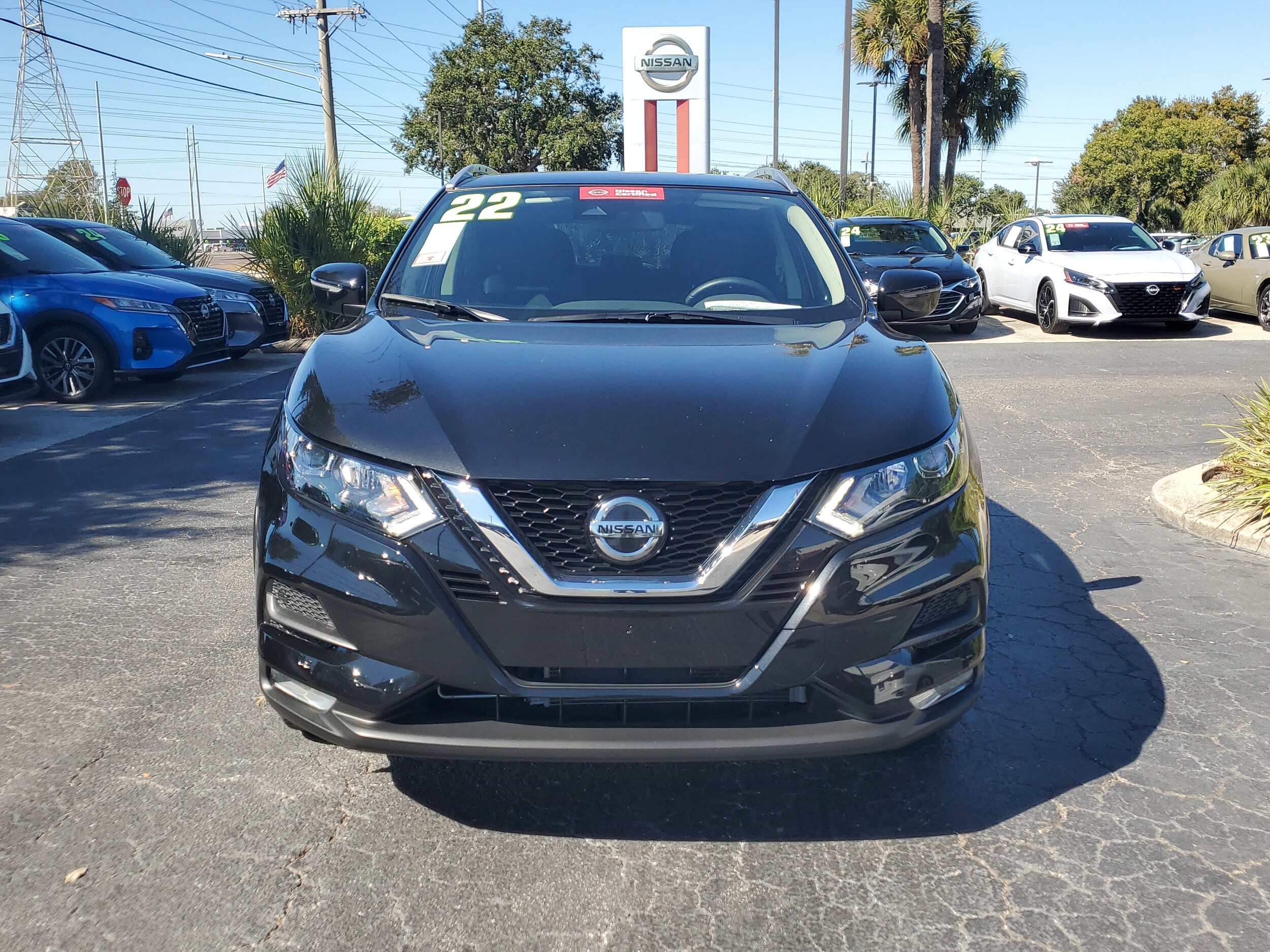 2022 Nissan Rogue Sport SV photo 2