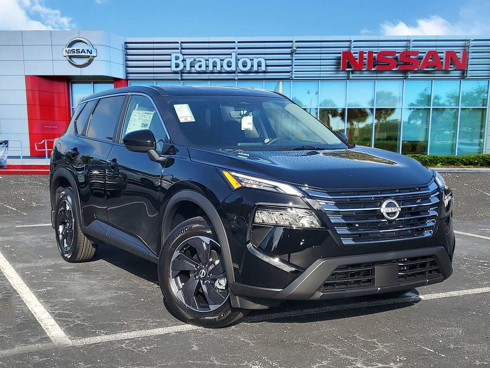 2026 Nissan Rogue SV's photo