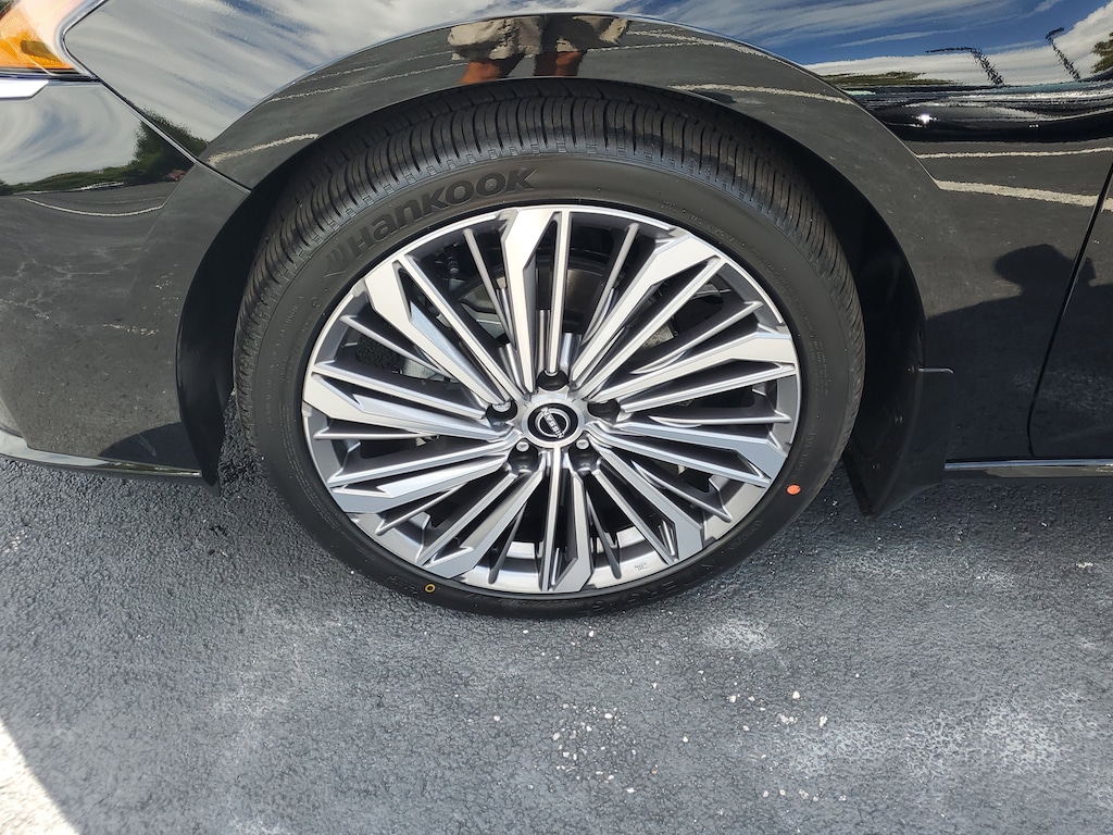 New 2025 Nissan Altima SL Sedan