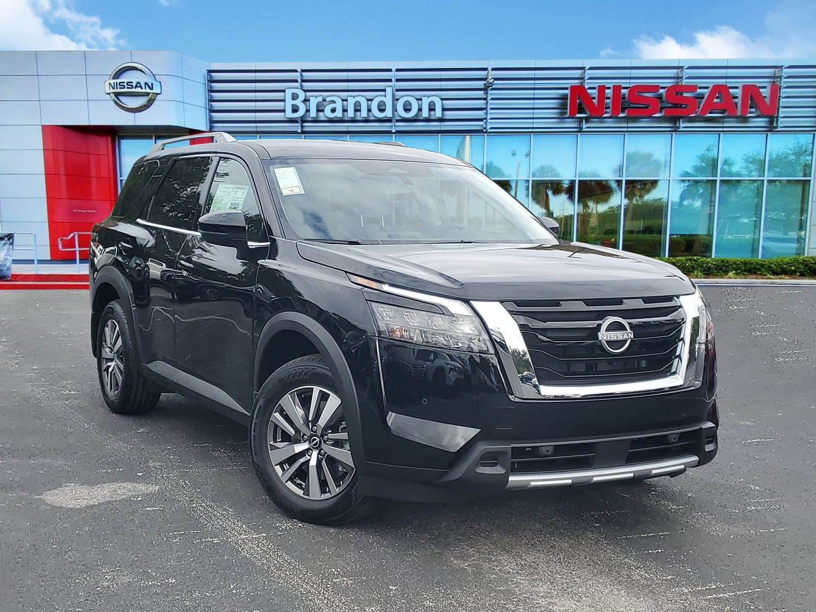 2025 Nissan Pathfinder SL's photo