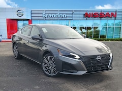 2025 Nissan Altima SL Sedan