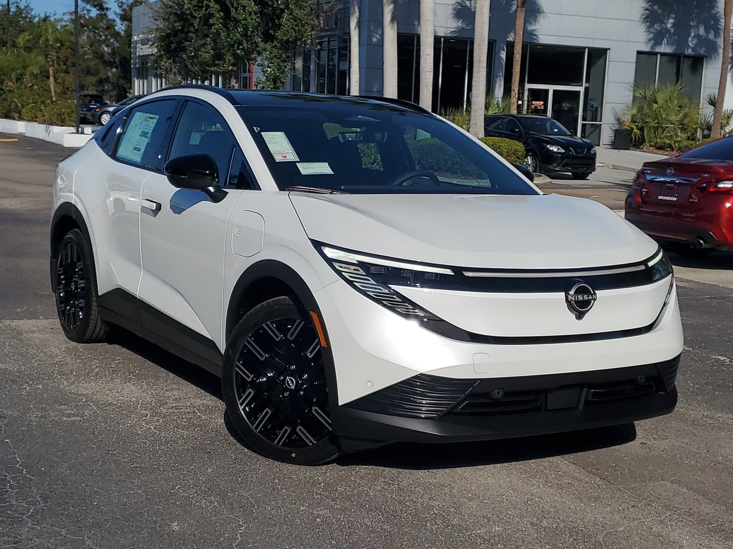 2026 Nissan LEAF Platinum+'s photo