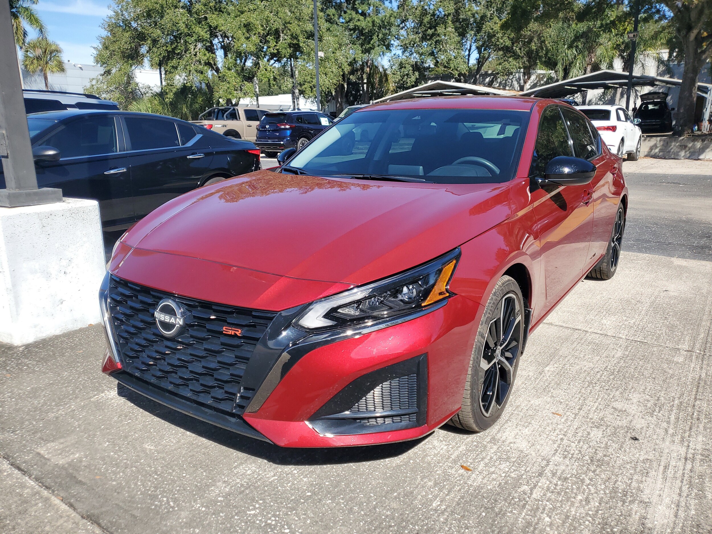 2025 Nissan Altima SR photo 3