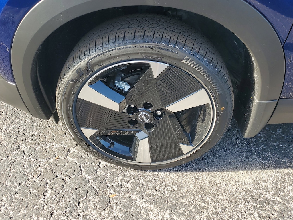 New 2026 Nissan Kicks SR SUV