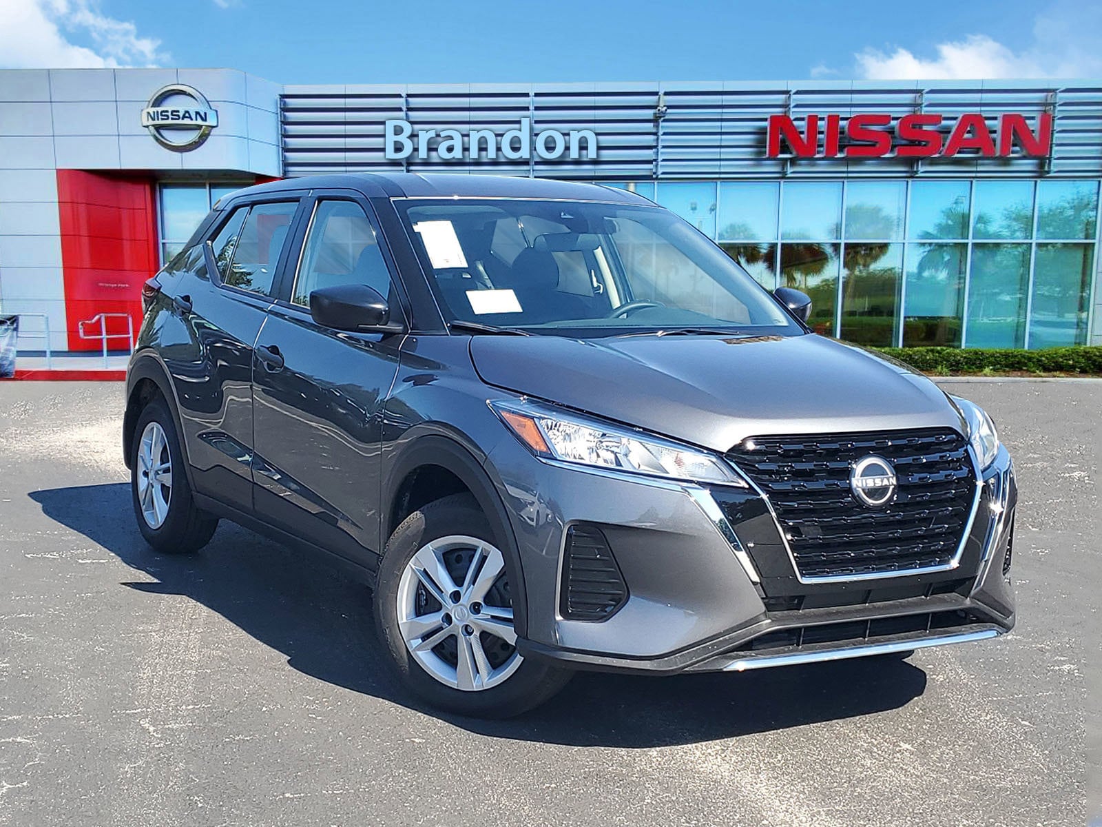 2025 Nissan KICKS PLAY Base's photo