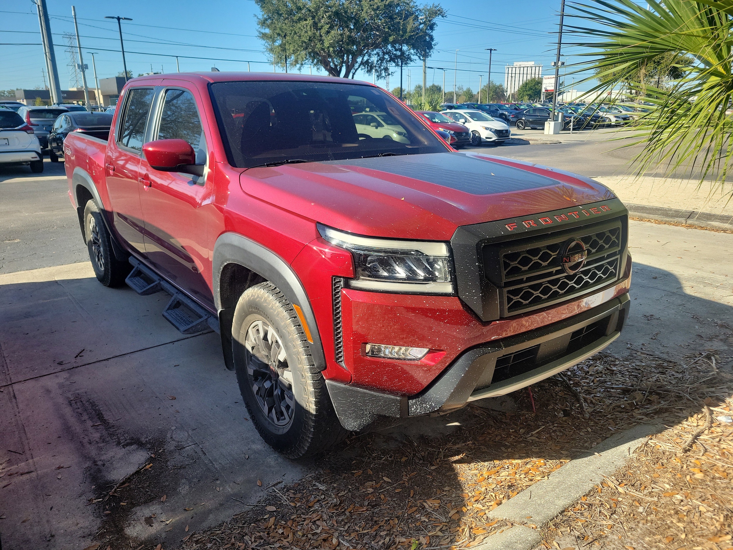 2022 Nissan Frontier PRO-X's photo