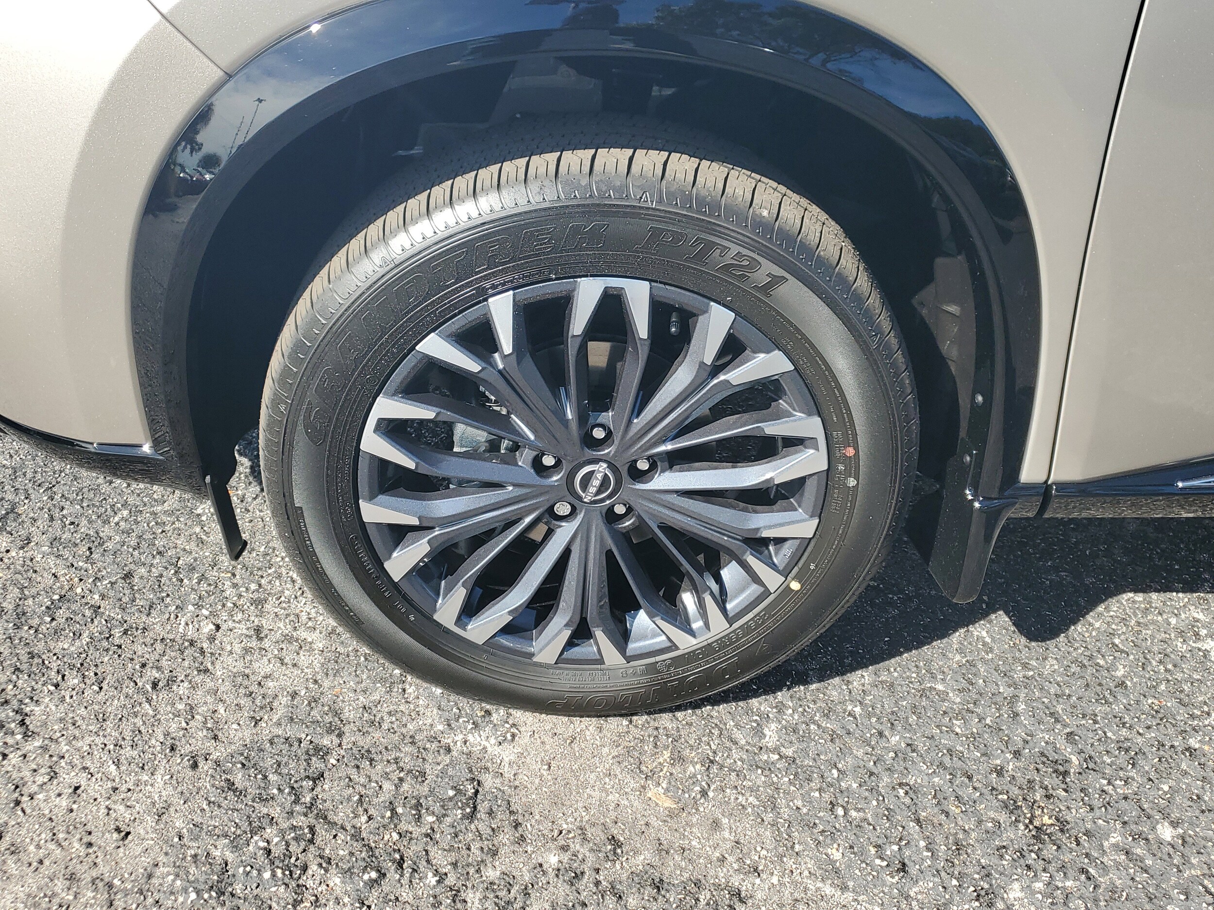 2026 Nissan Rogue Platinum photo 4