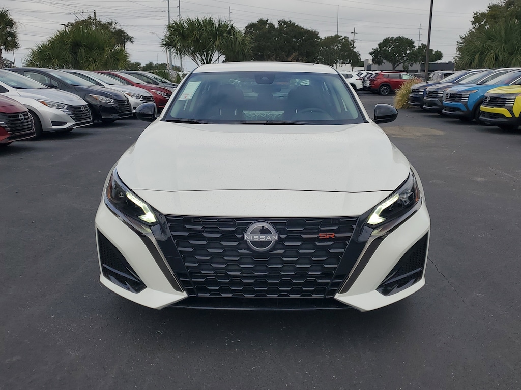 New 2025 Nissan Altima SR Sedan