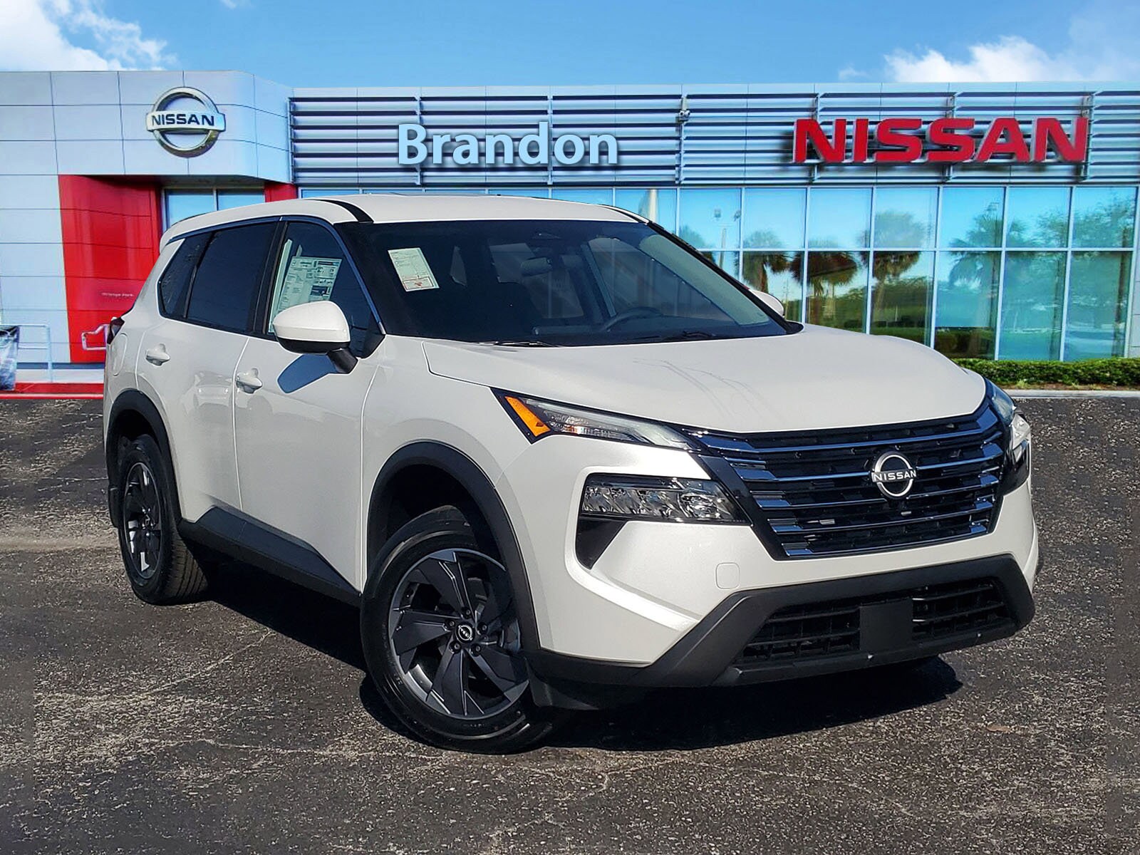 2026 Nissan Rogue SV's photo