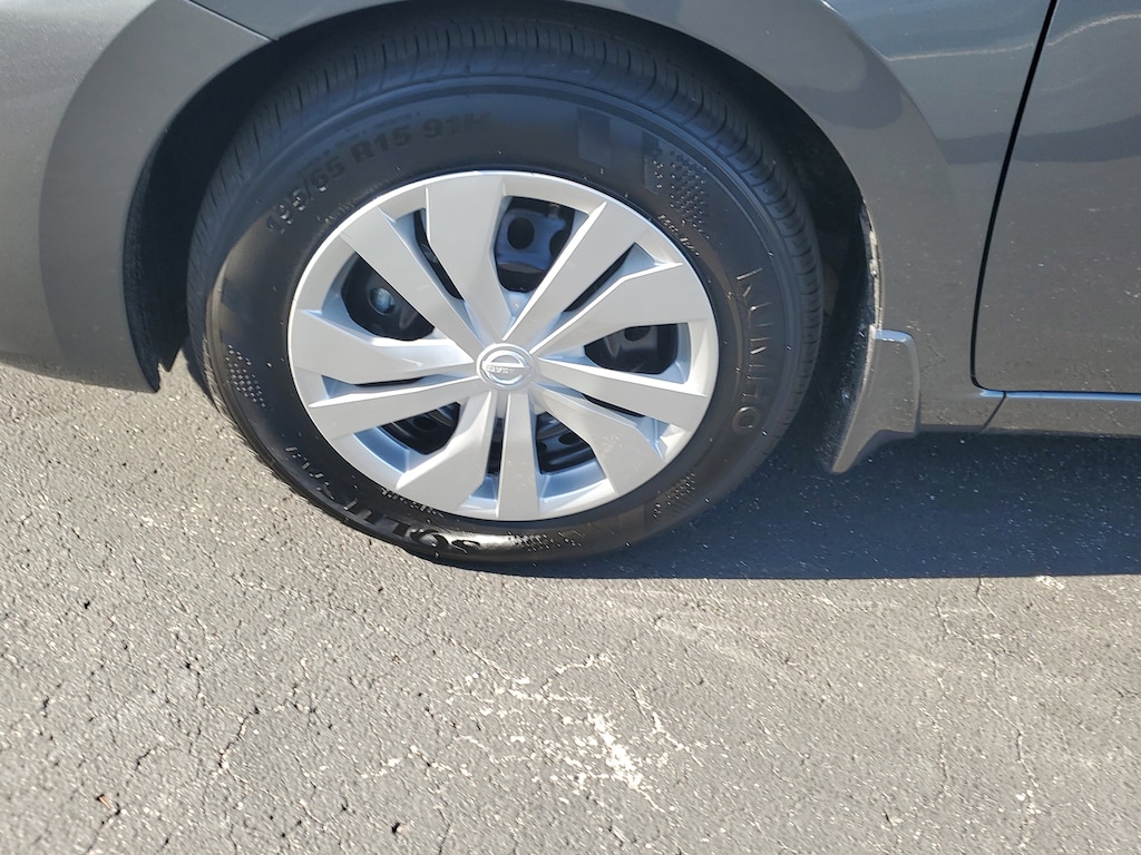 New 2025 Nissan Versa 1.6 S Sedan