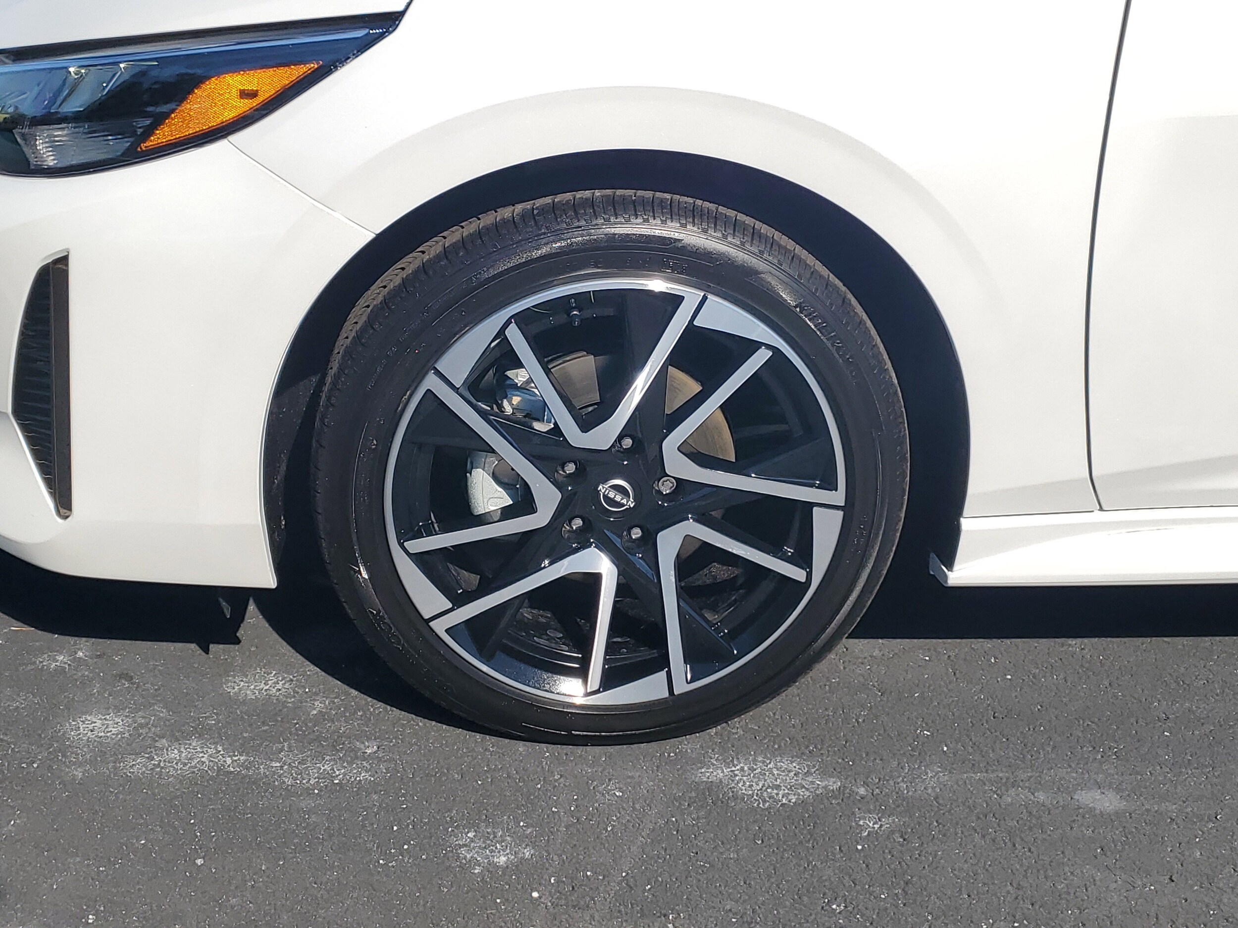 2025 Nissan Sentra SR photo 4