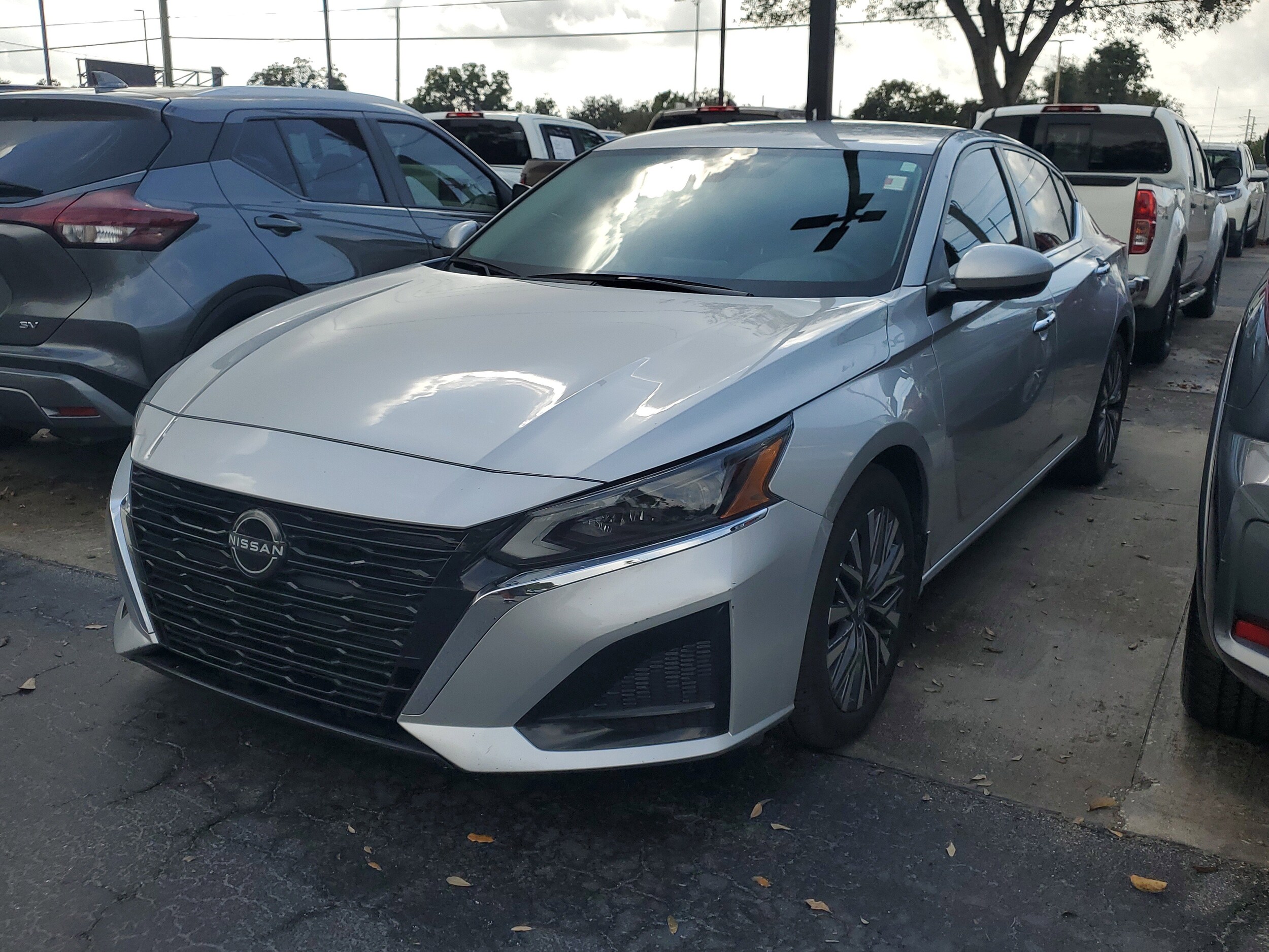 2023 Nissan Altima 2.5 SV photo 3