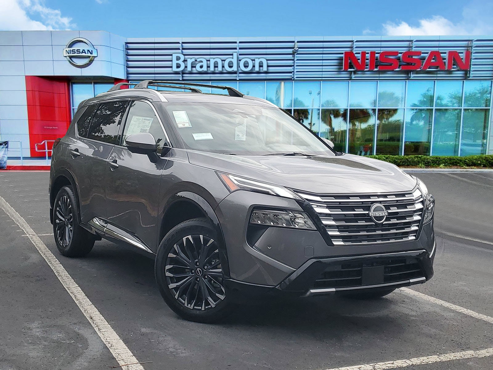 2026 Nissan Rogue Platinum's photo