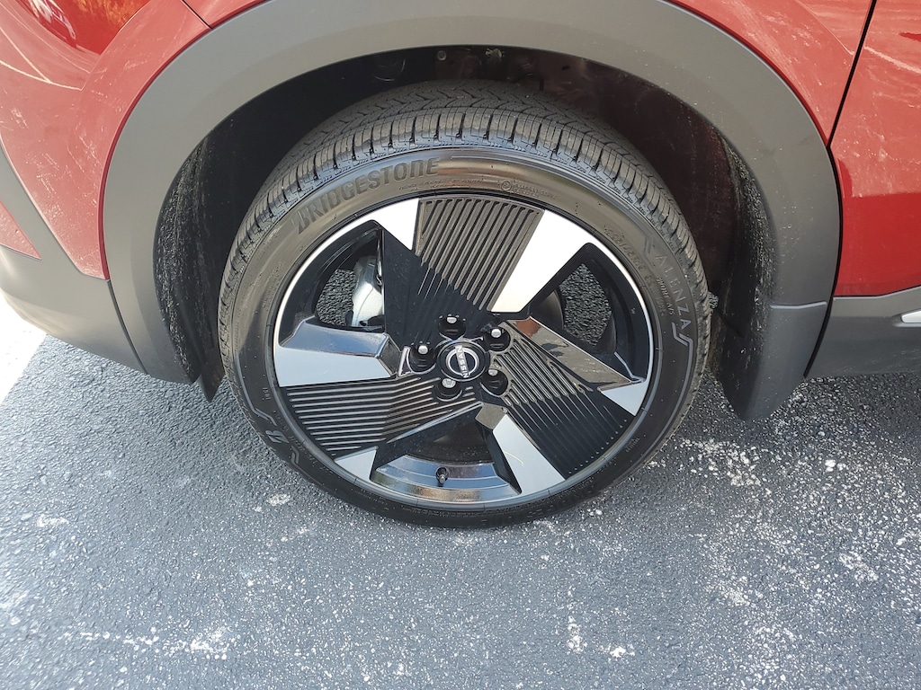 New 2026 Nissan Kicks SR SUV