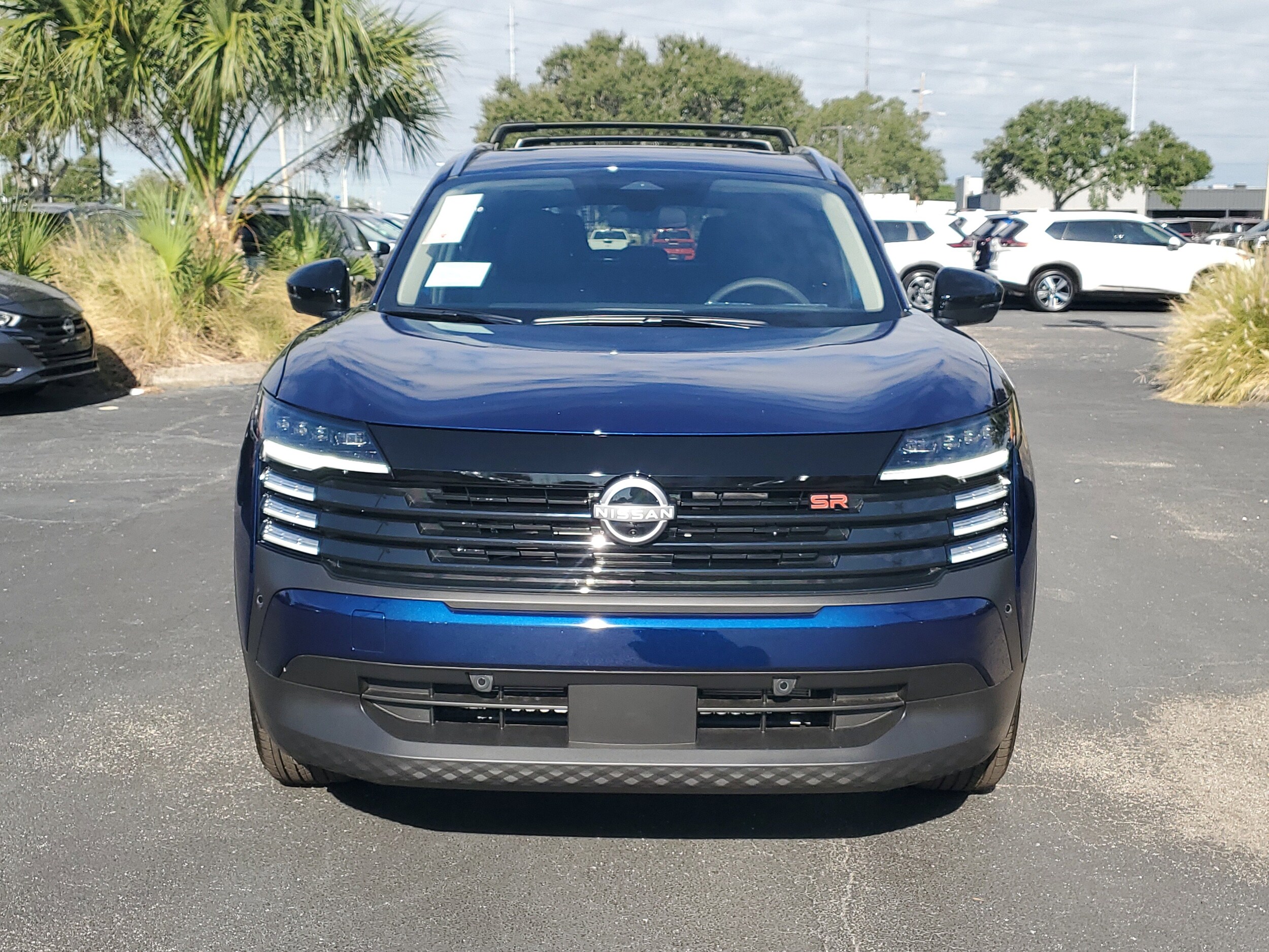 2026 Nissan Kicks SR photo 2