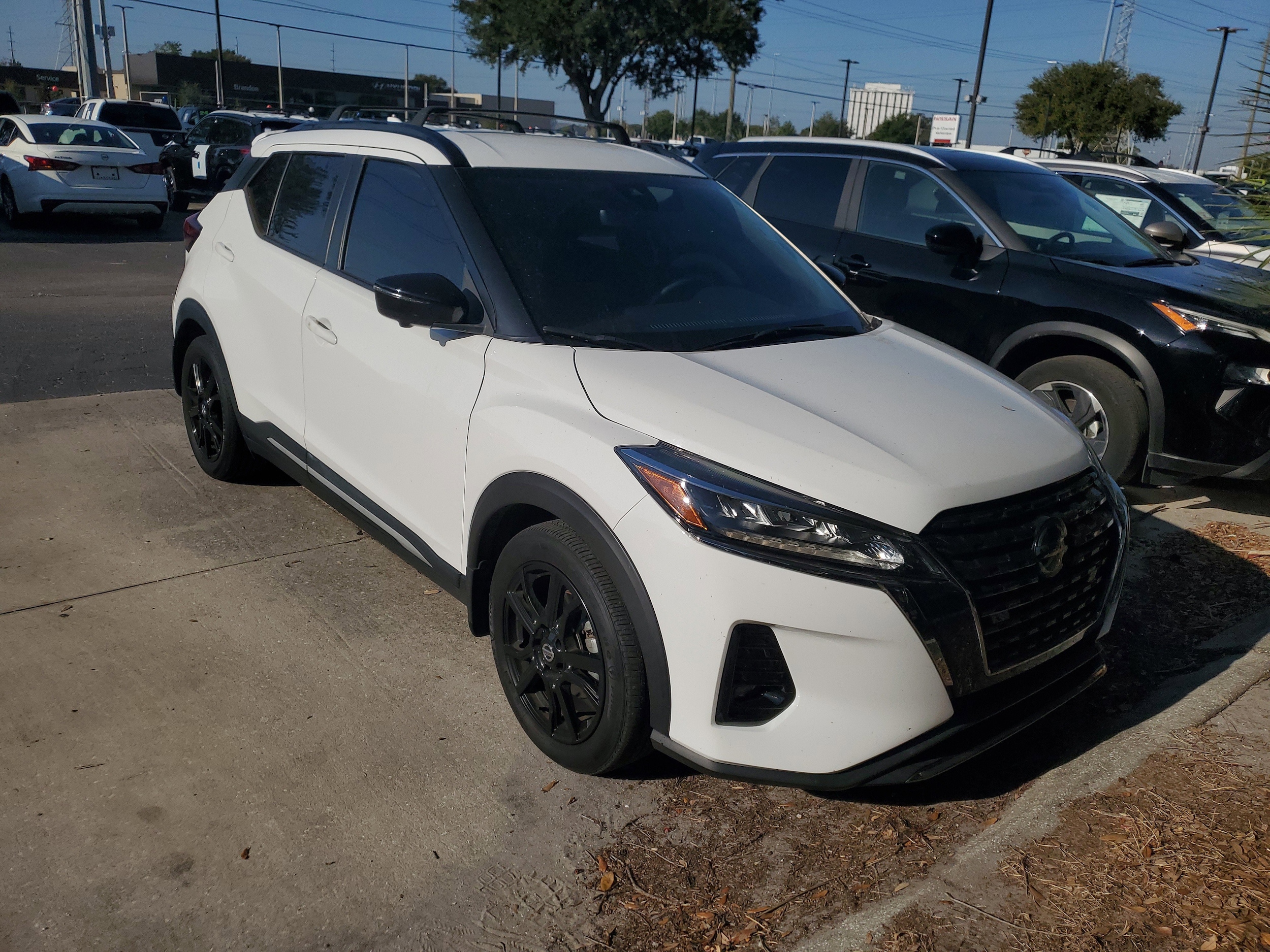 2021 Nissan Kicks SR