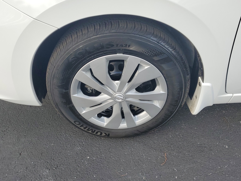 New 2025 Nissan Versa 1.6 S Sedan