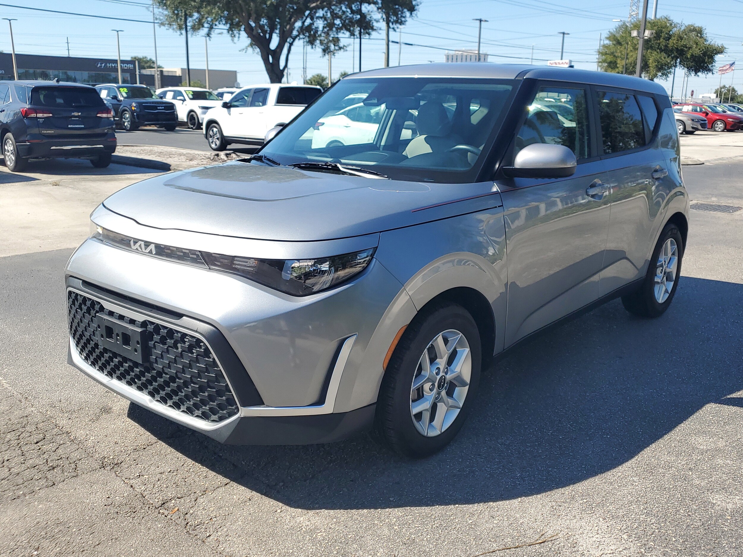 2023 Kia Soul LX photo 3