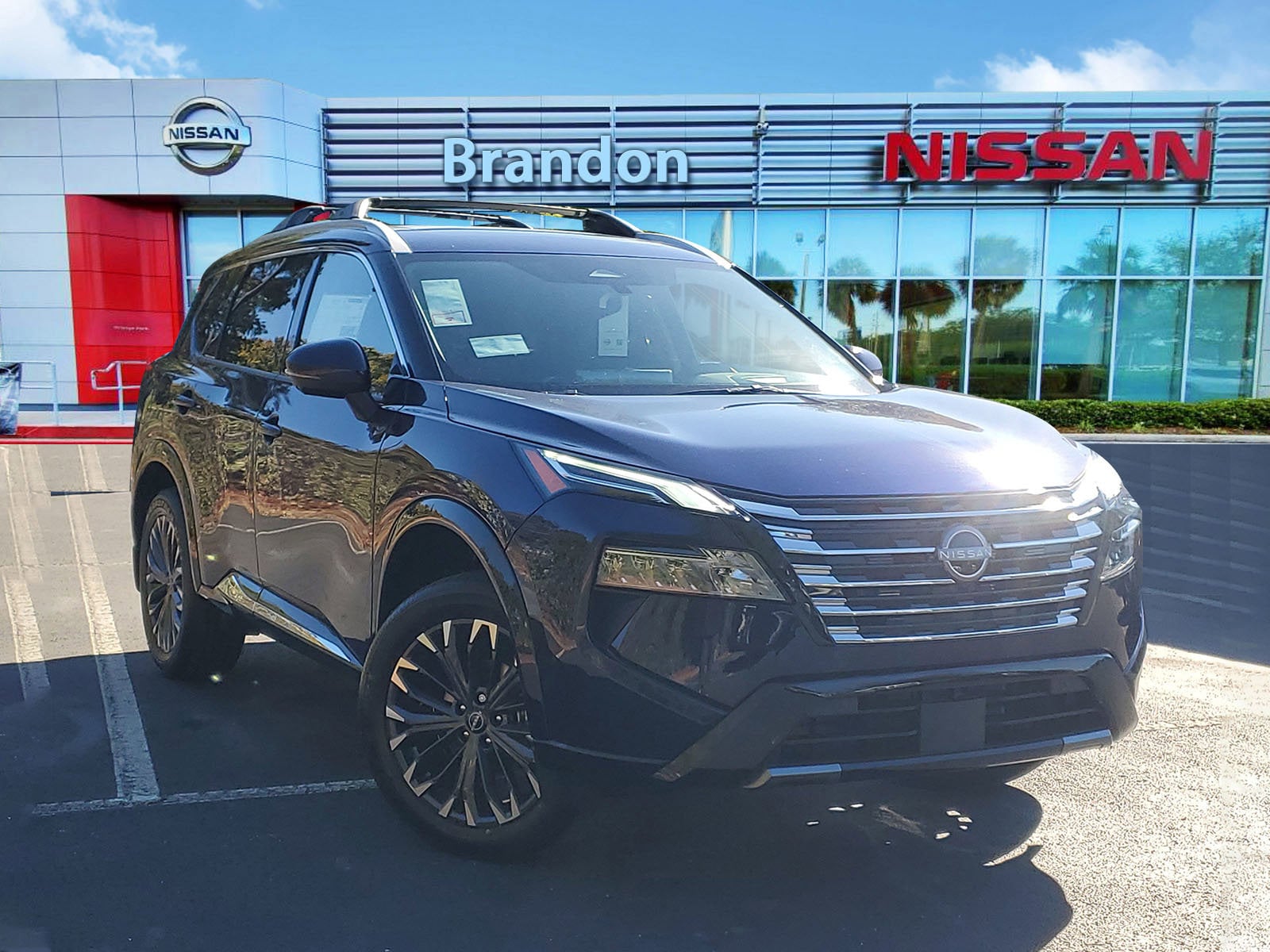 2026 Nissan Rogue Platinum's photo