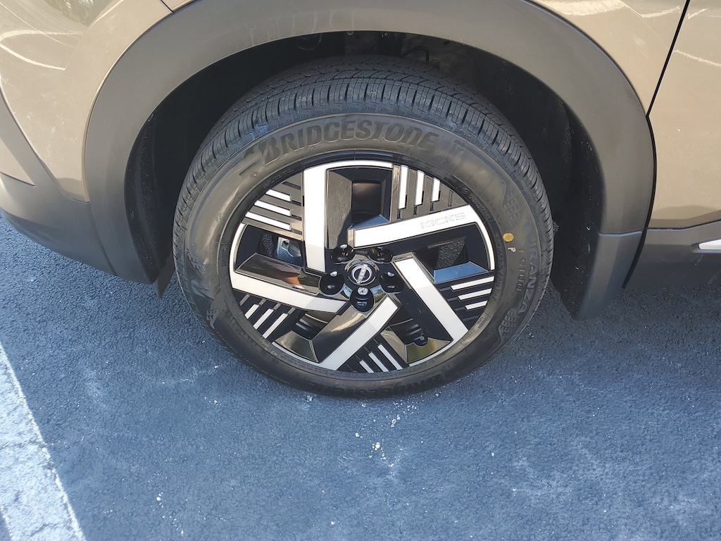 New 2026 Nissan Kicks SV SUV