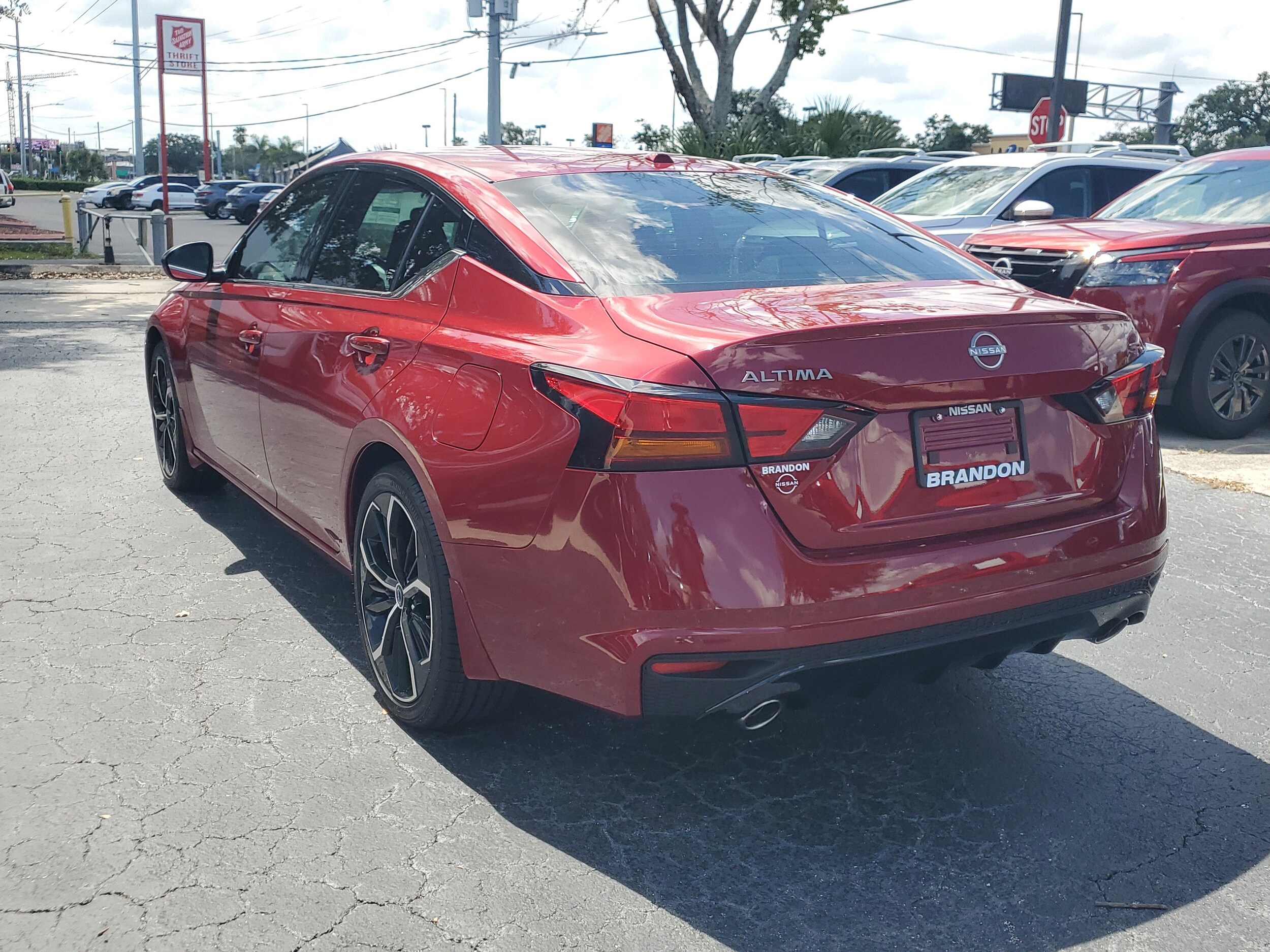2025 Nissan Altima 2.5 SR photo 4