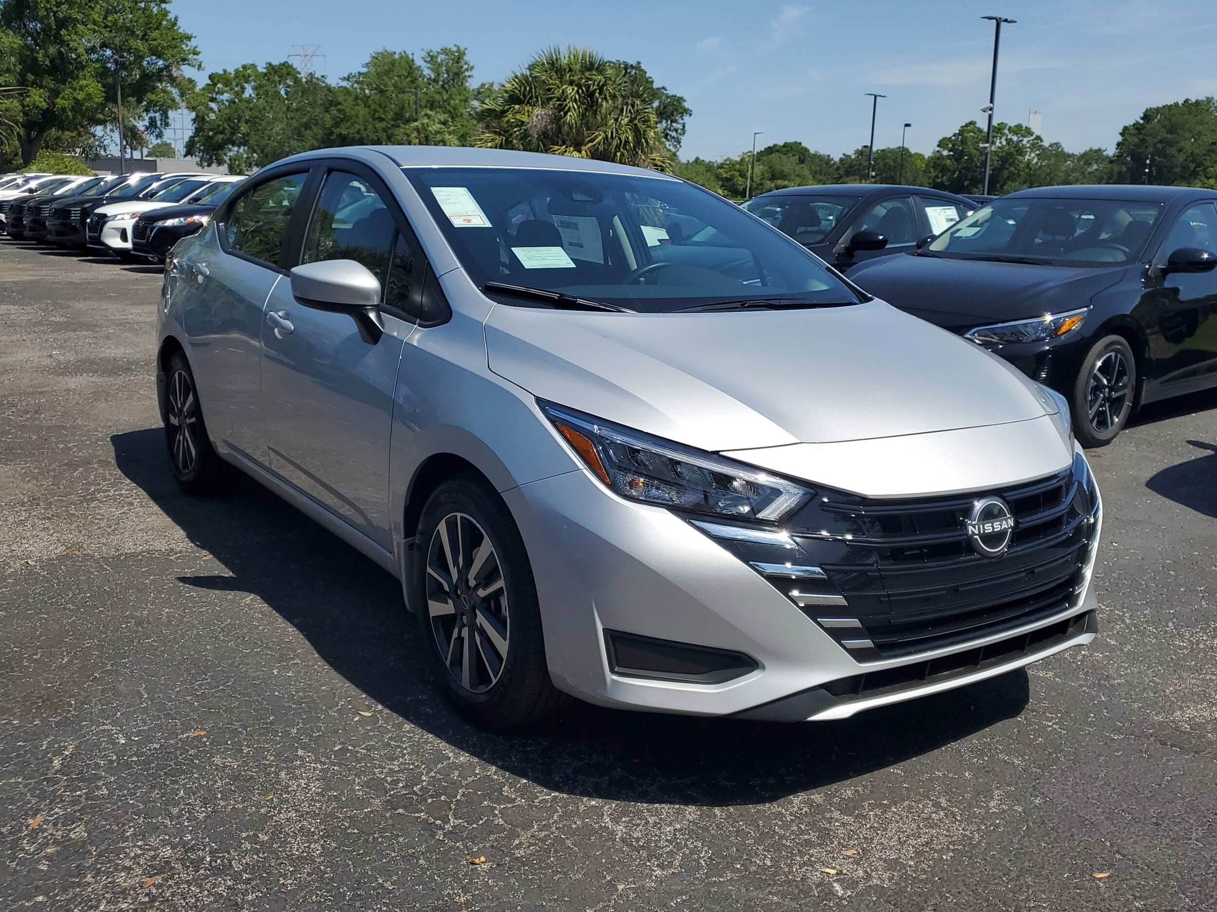 2025 Nissan Versa SV photo 3