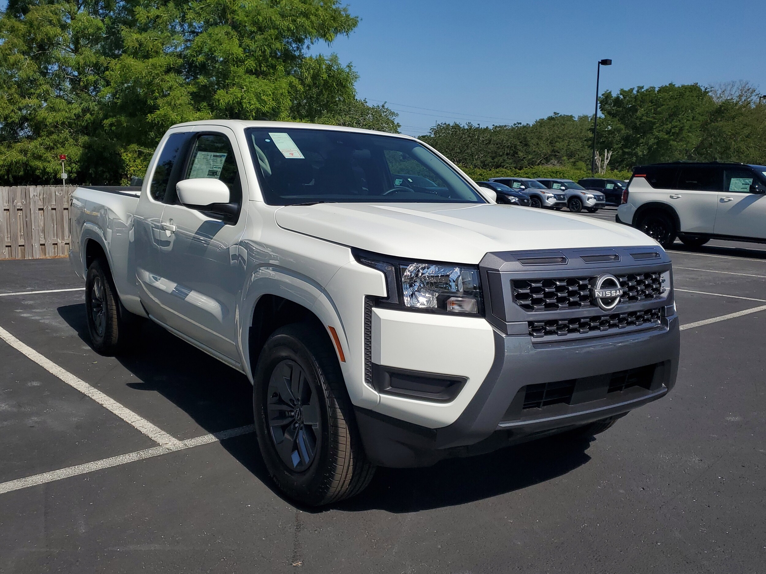 2025 Nissan Frontier SV photo 3