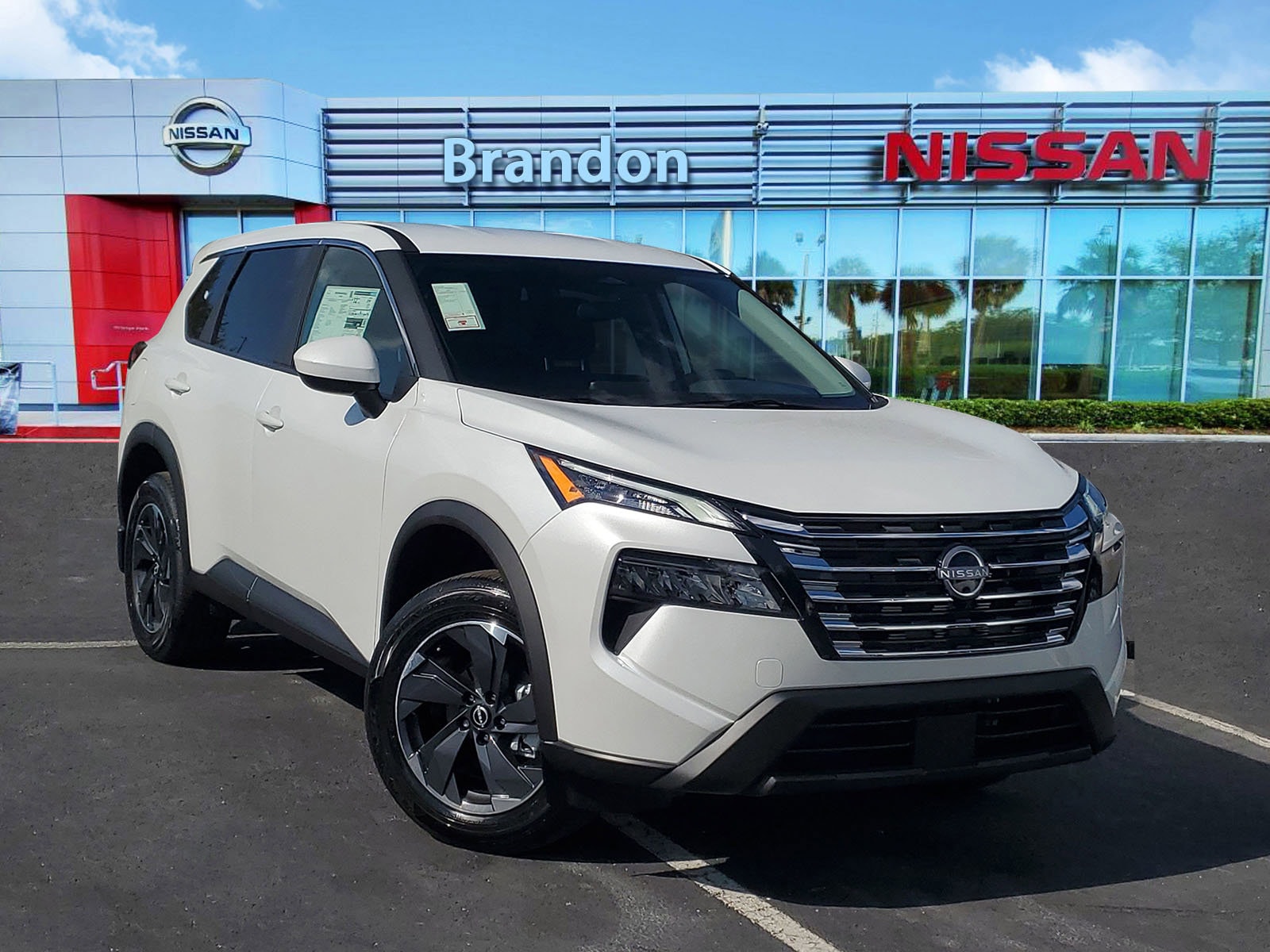 2026 Nissan Rogue SV's photo