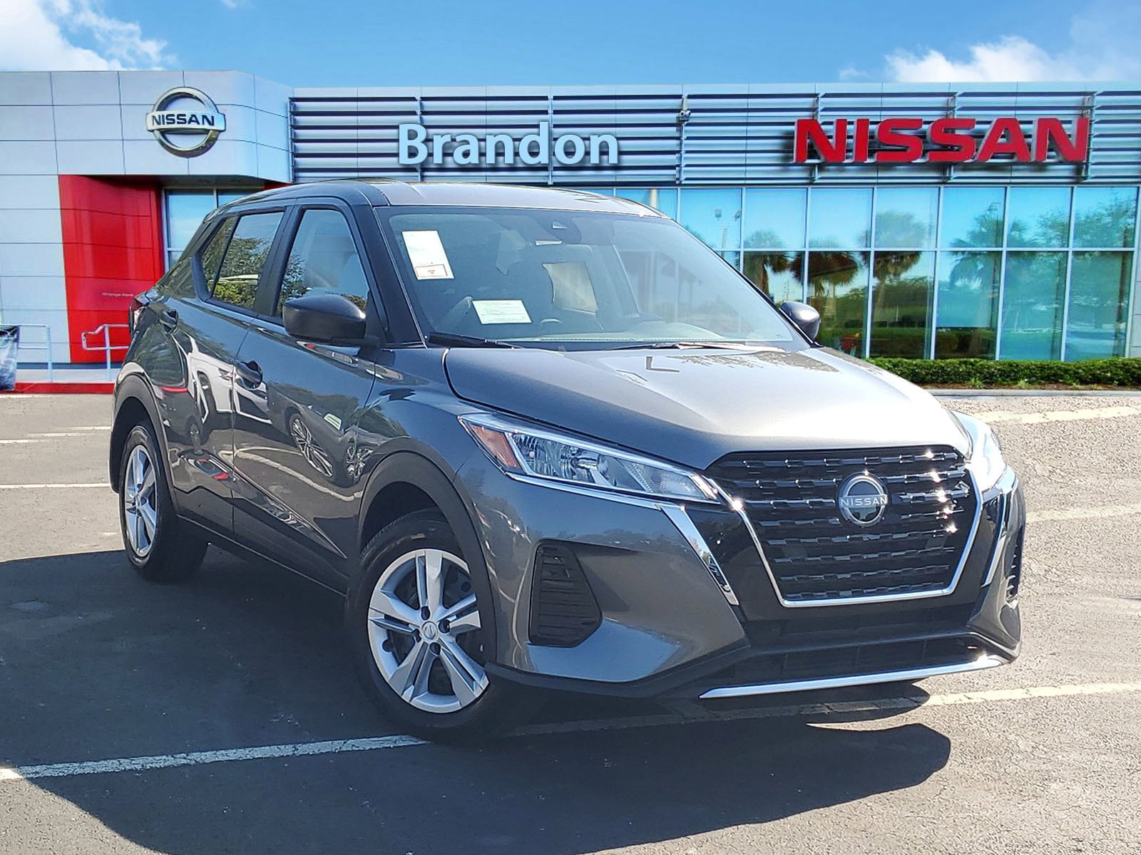 2025 Nissan KICKS PLAY Base's photo