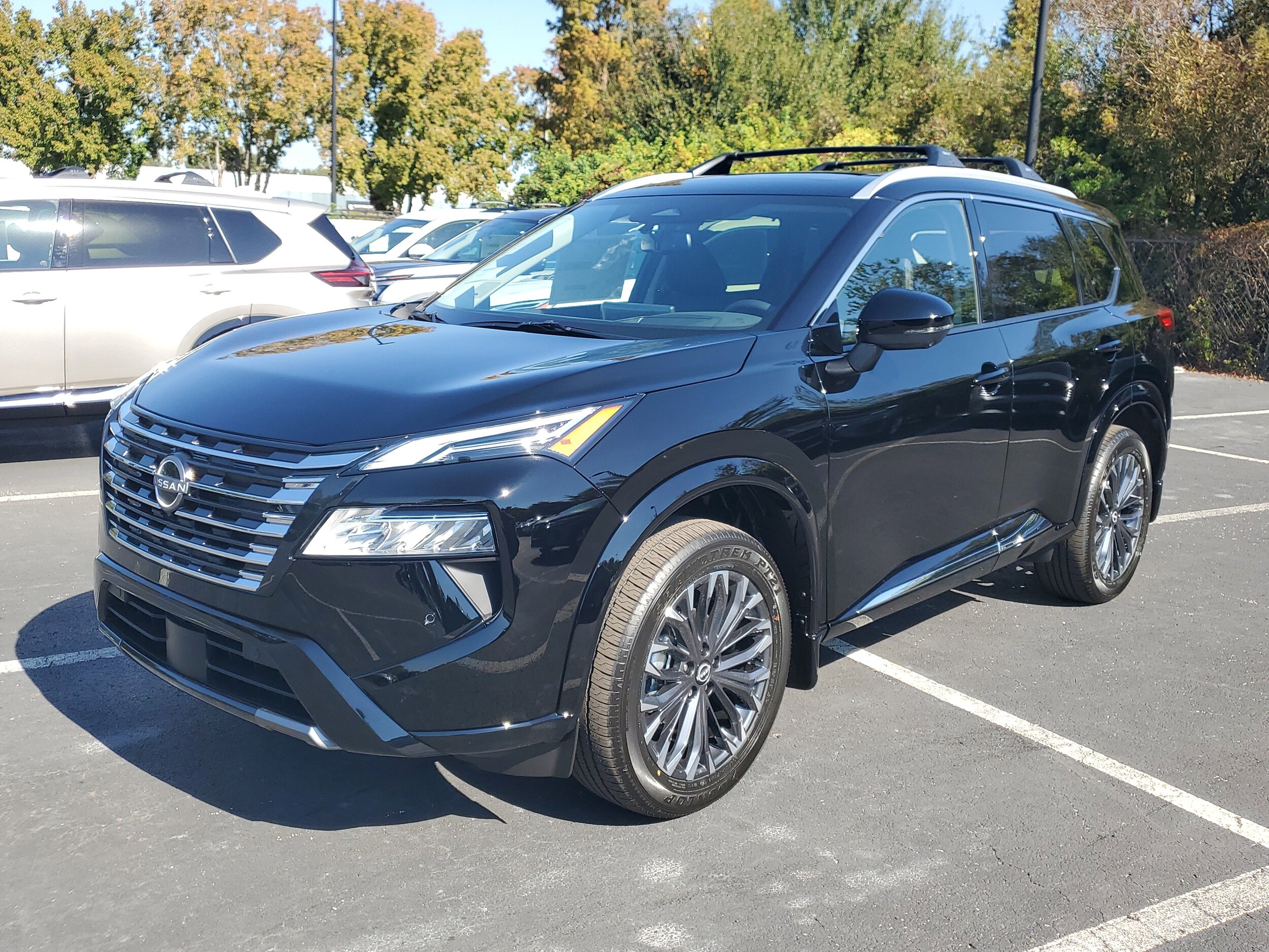 2026 Nissan Rogue Platinum photo 2