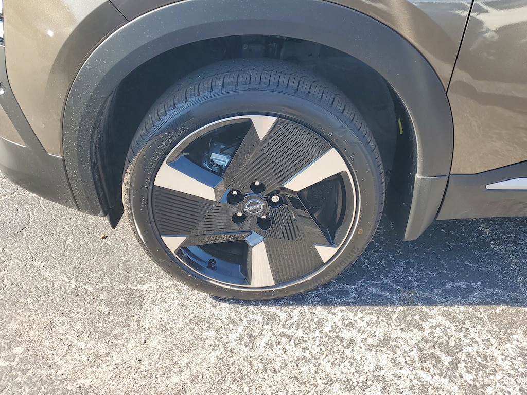 New 2026 Nissan Kicks SR SUV