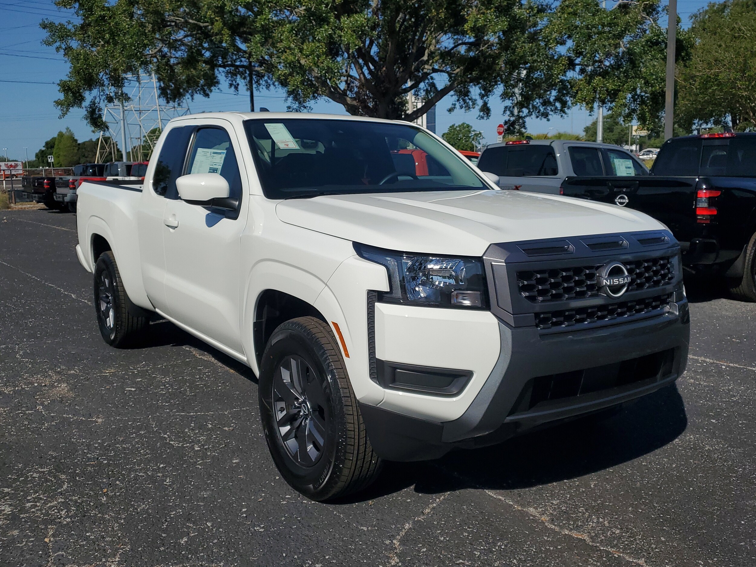 2025 Nissan Frontier SV photo 3