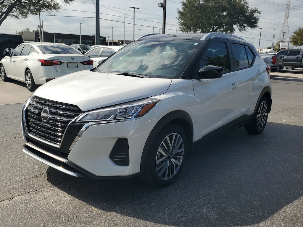 Used 2024 Nissan Kicks SV SUV