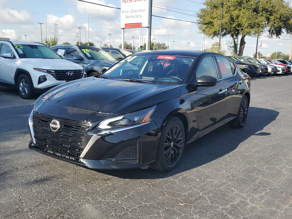 Used 2024 Nissan Altima 2.5 SV Sedan