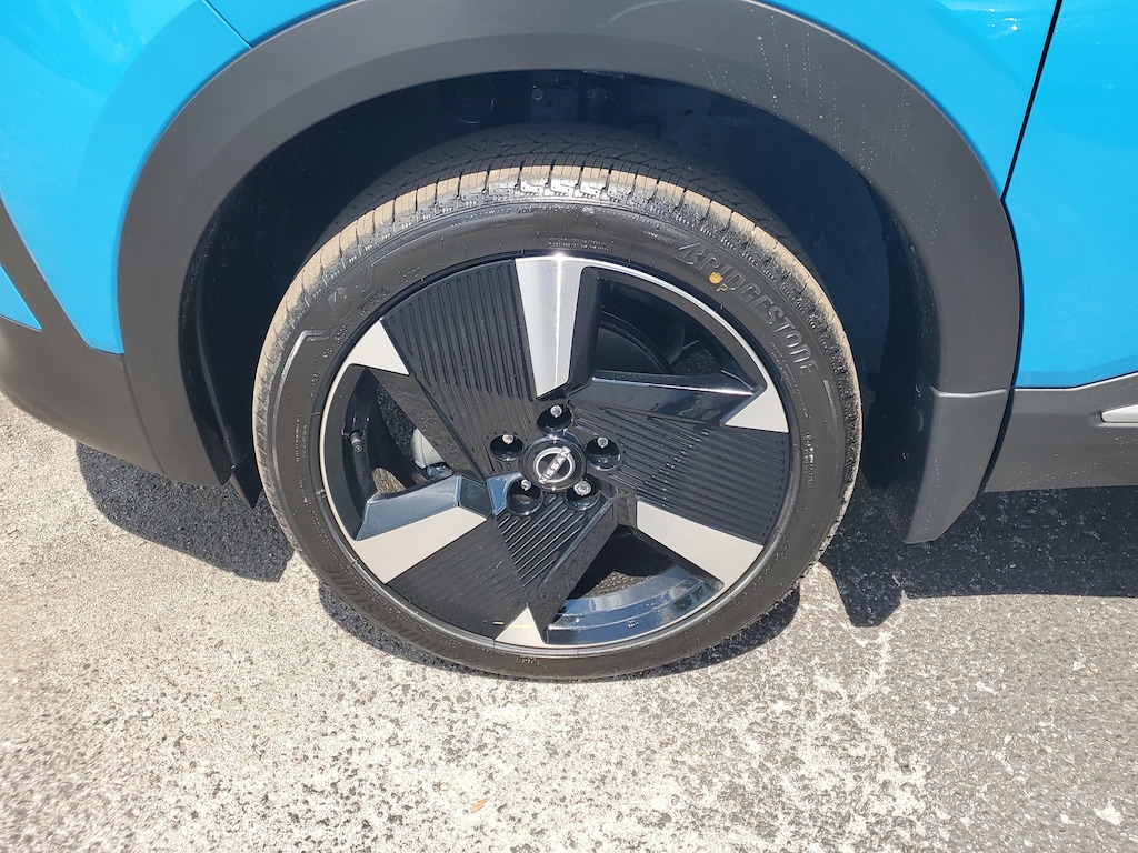 New 2026 Nissan Kicks SR SUV