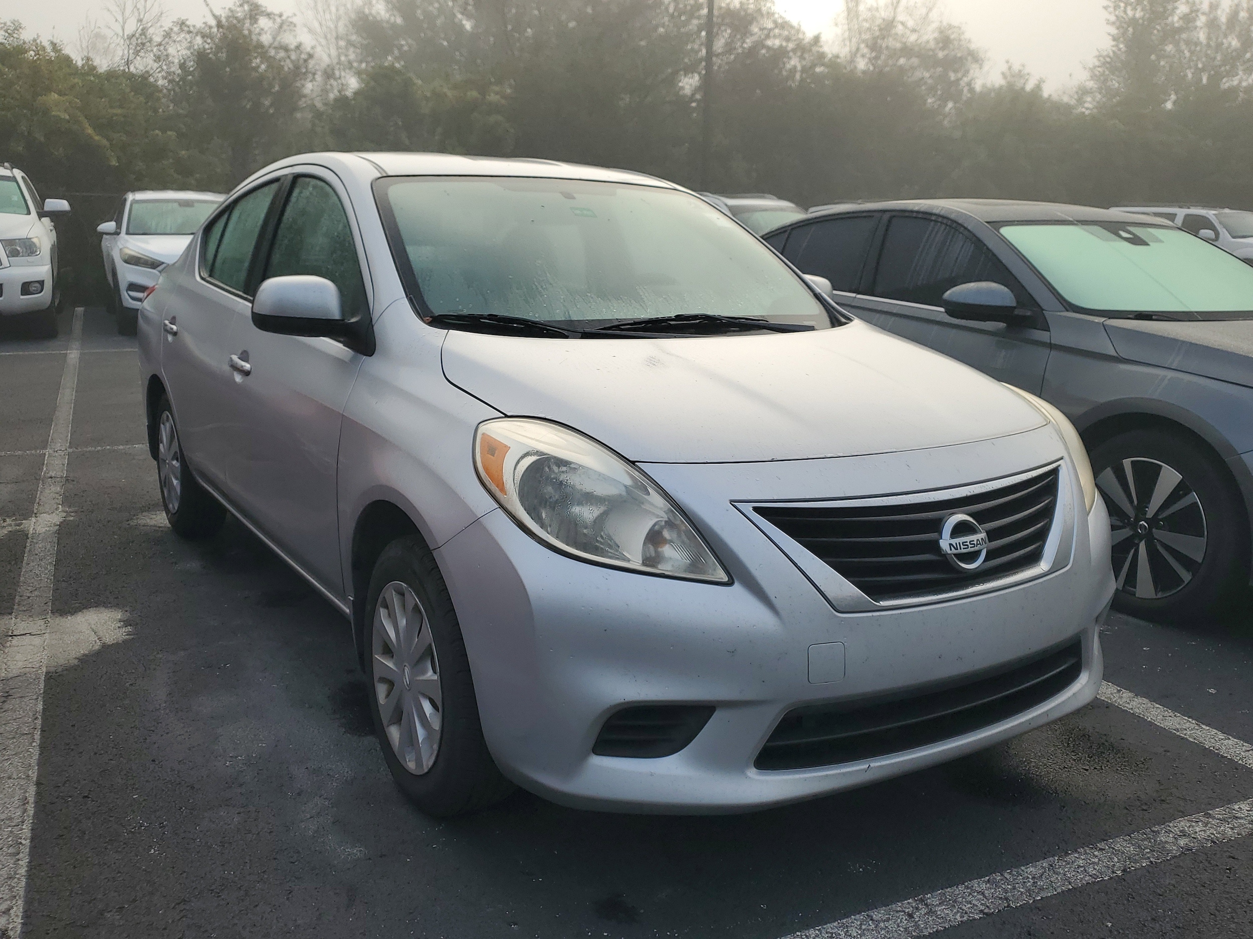 2012 Nissan Versa SV's photo