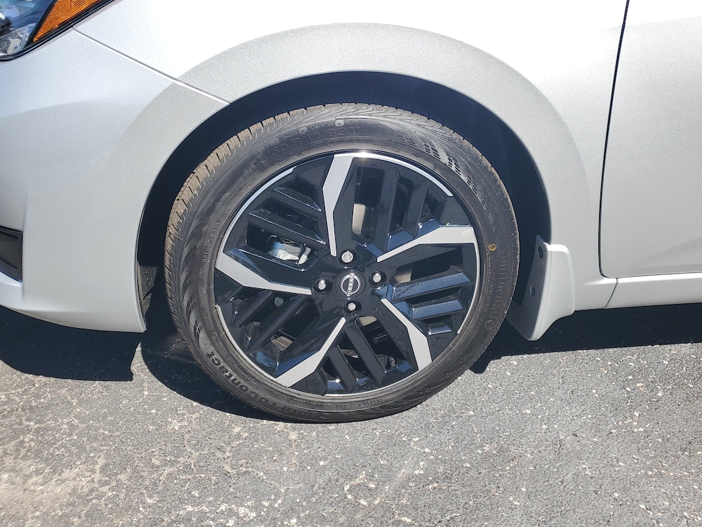 New 2025 Nissan Versa 1.6 SR Sedan