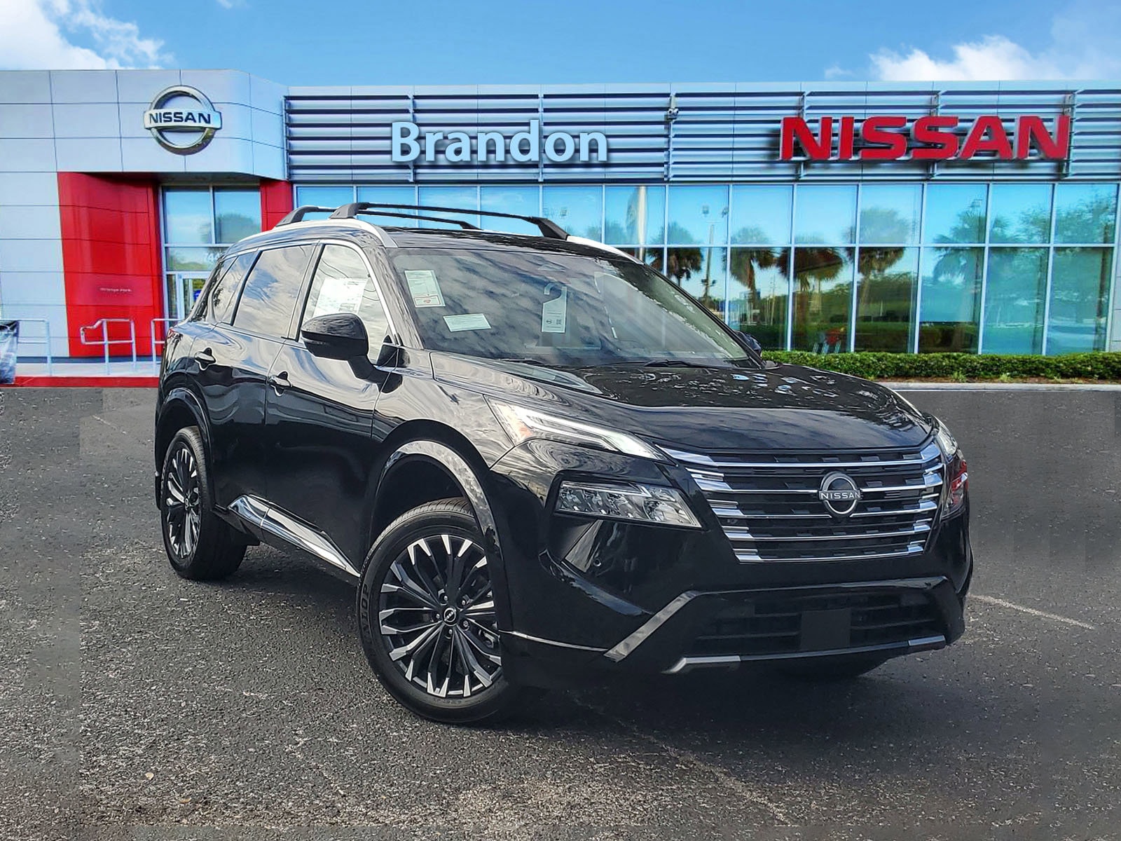 2026 Nissan Rogue Platinum's photo