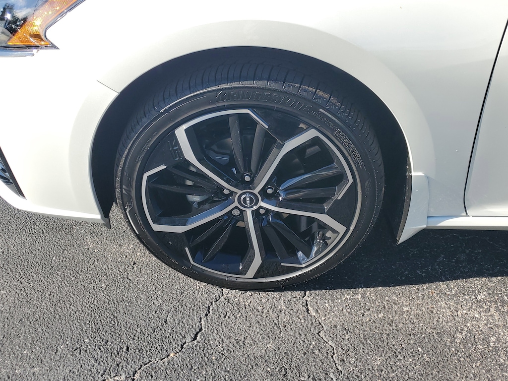 New 2025 Nissan Altima SR Sedan