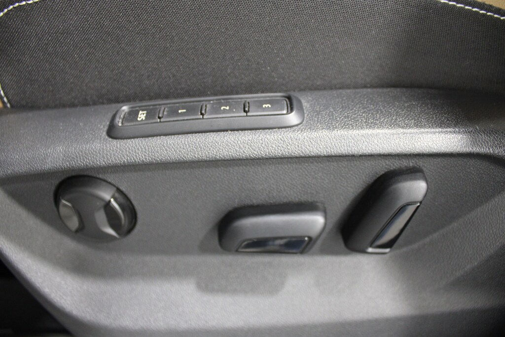 Used 2024 Volkswagen Atlas Cross Sport 2.0T SEL R-Line Sport Utility