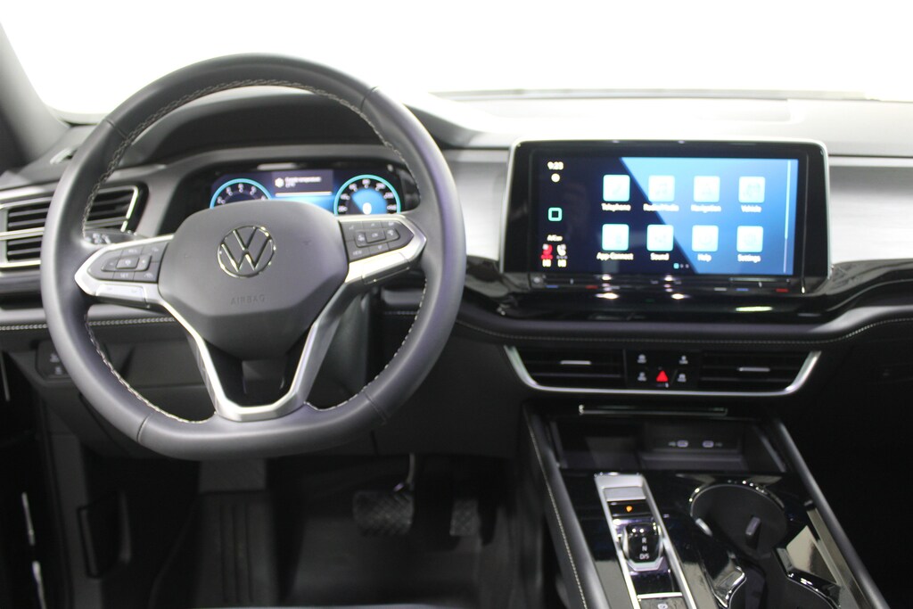 Used 2024 Volkswagen Atlas Cross Sport 2.0T SE w/Technology Sport Utility