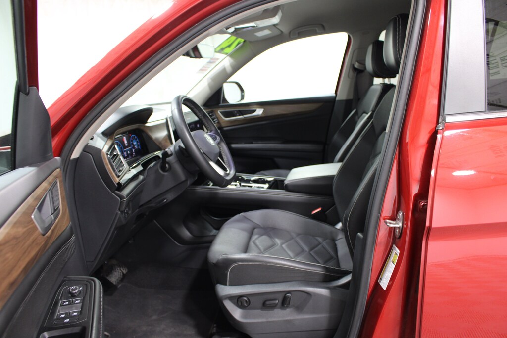 Used 2024 Volkswagen Atlas 2.0T SE w/Technology Sport Utility