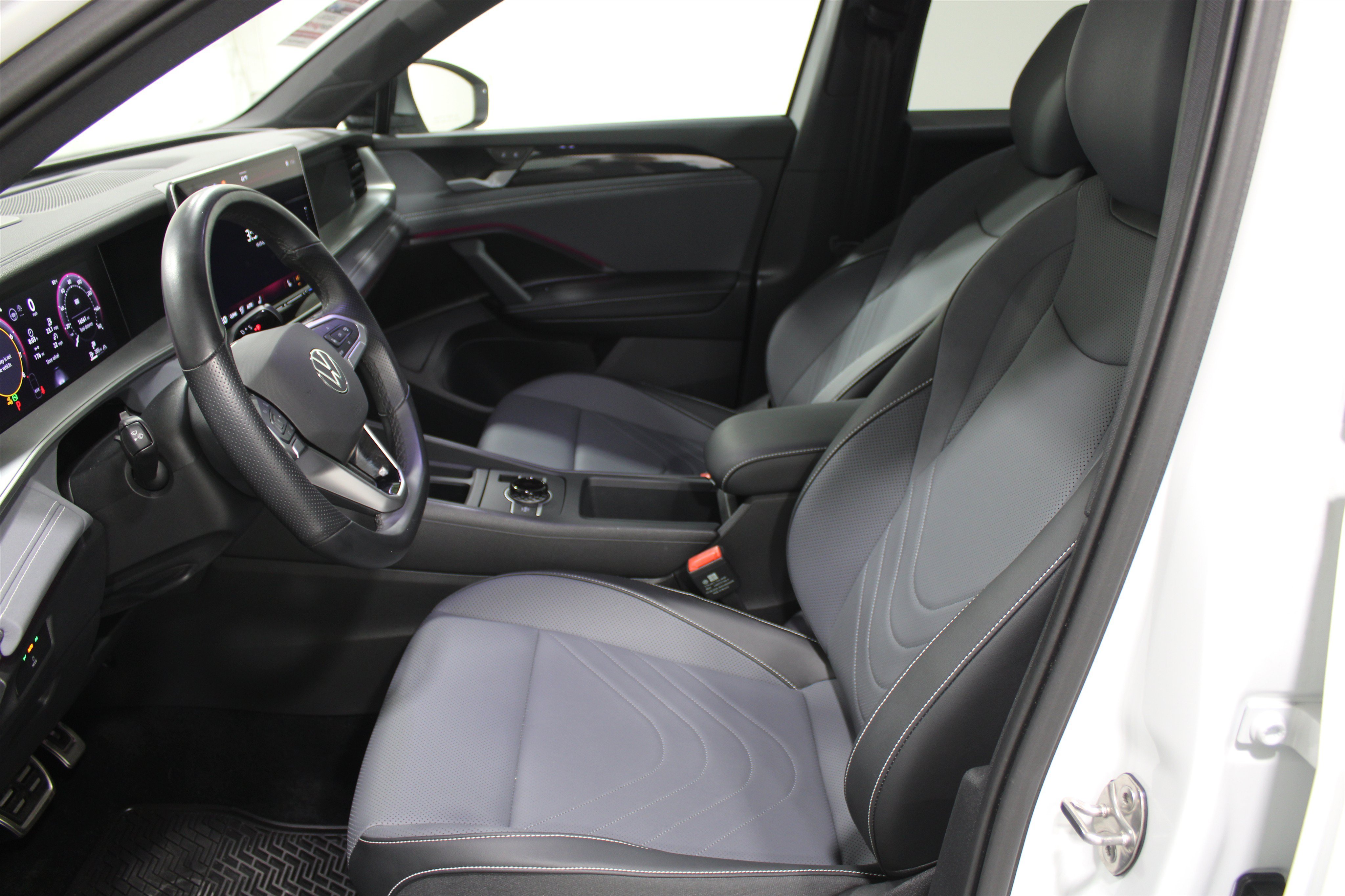 Used 2025 Volkswagen Tiguan 2.0T SE R-Line Black Sport Utility