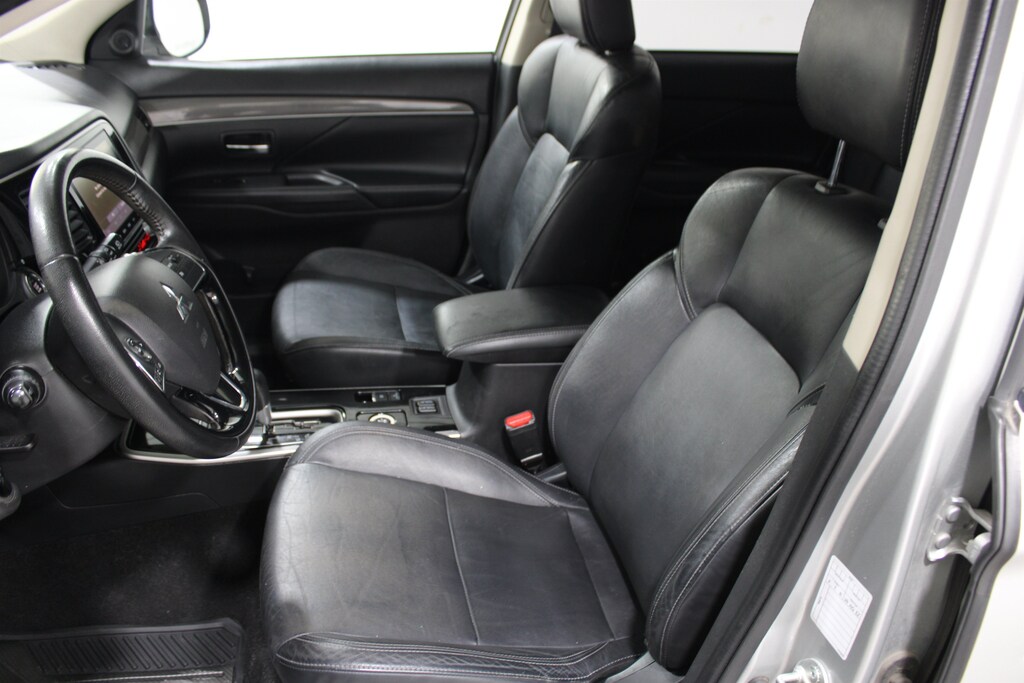 Used 2020 Mitsubishi Outlander SE Sport Utility