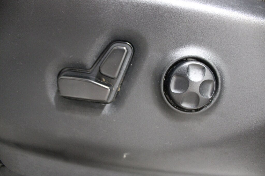 Used 2023 Chrysler Pacifica Touring L Mini-van, Passenger