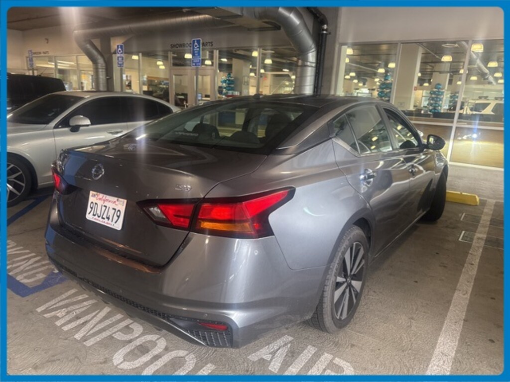 Used 2022 Nissan Altima 2.5 SV Sedan