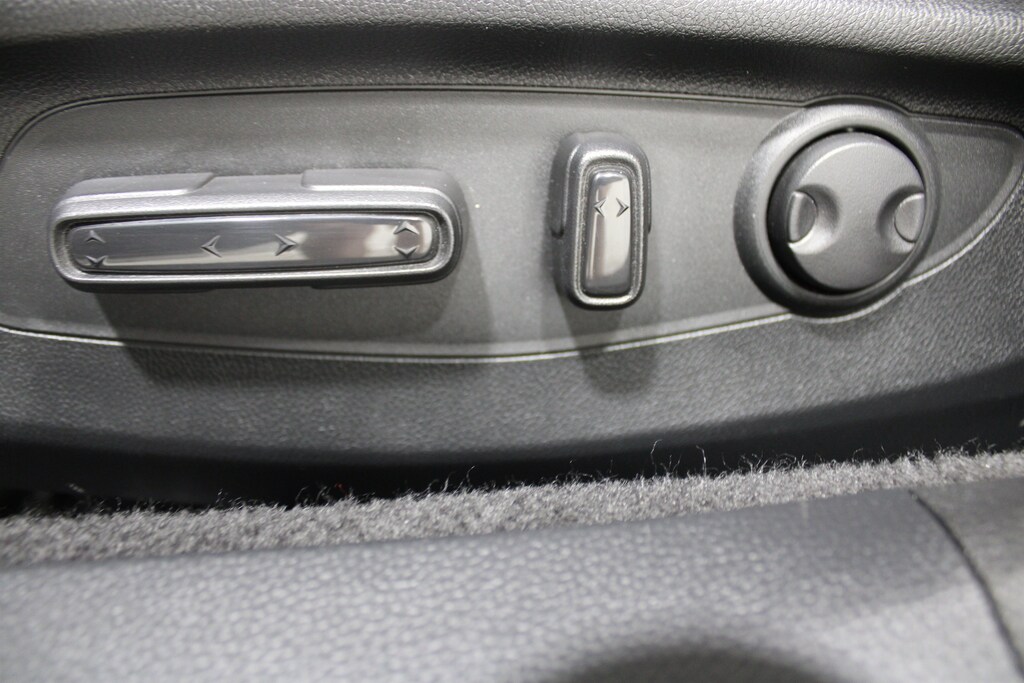 Used 2023 Honda Accord Hybrid Touring w/BSI 4dr Car